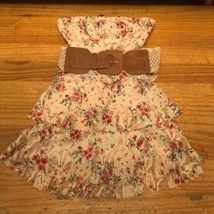 Beautiful lace tube top with belt